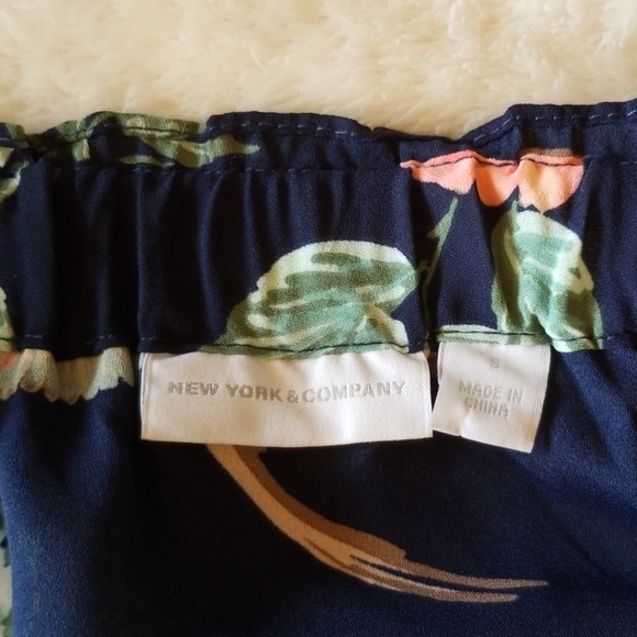 Off the shoulder floral blouse - Picture 2 of 2